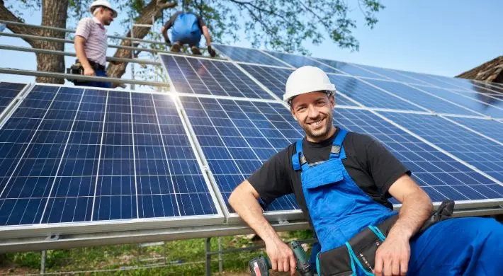 Portada de producto de curso de diseño solar fotovoltaico aislado