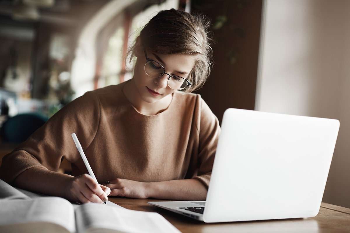 En Mundo Renovable te explicamos los beneficios de estudiar en línea.