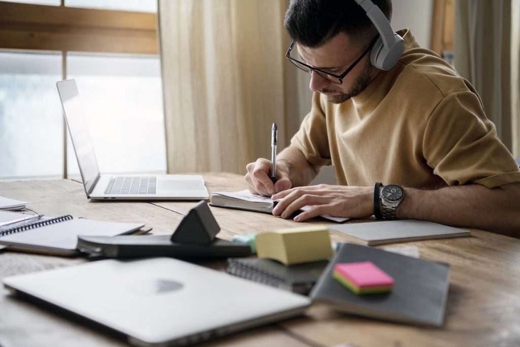 En Mundo Renovable te explicamos los beneficios de estudiar en línea.